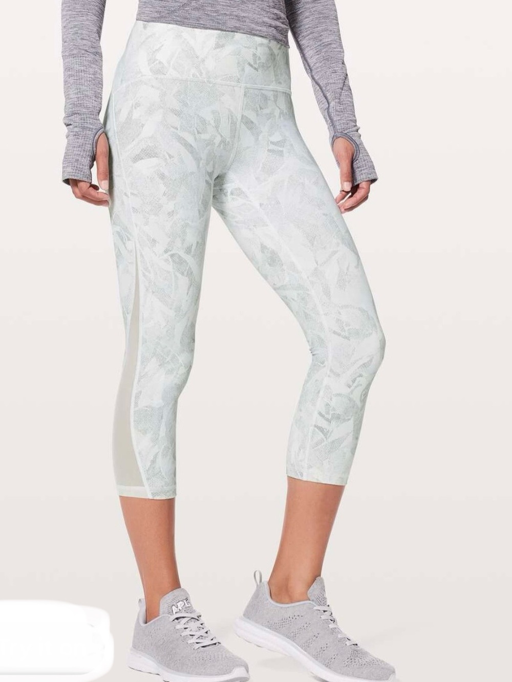 lululemon Jasmine White & Grey floral/botanical leaf print Cropped Leggings
